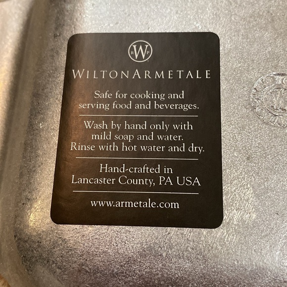 2 Wilton Armetale trays. Flute and Pearls #272045 - Picture 10 of 11